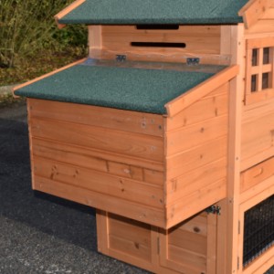 The wooden rabbit hutch Holiday Small can be extended with a nesting box