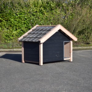 The insulated dog house Snuf is suitable for a large dog