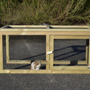 The run Axi Maxi can be connected to the rabbit hutch Axi Maxi
