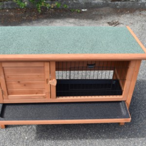 Rabbit hutch Bunny has a plastic tray, to clean the hutch very easily