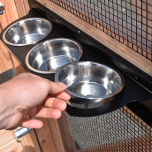 The rotatable feeding system is provided with 3 pots