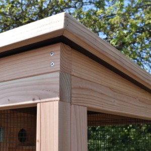 Aviary Flex 2.1 is provided with an eave