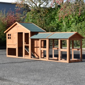 The rabbit hutch Holiday Medium is extended with 2 runs Space Medium