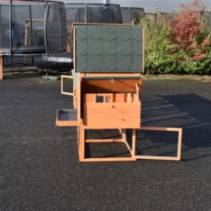 The large combination Prestige Medium is extended with a laying nest