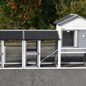 The rabbit hutch Prestige Medium is extended with 2 runs Space