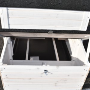 Chickencoop Prestige Medium | Collect delicious fresh eggs!