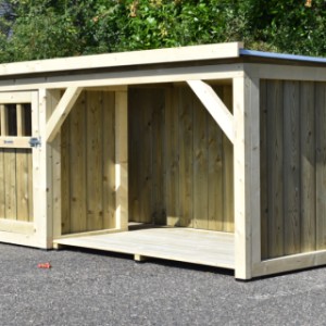 The dog house Isa is made of impregnated wood