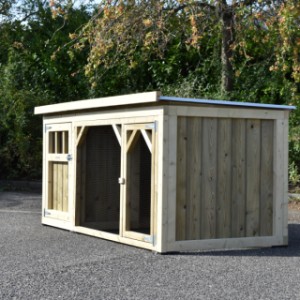 The hutch Belle is suitable for 5 till 10 chickens