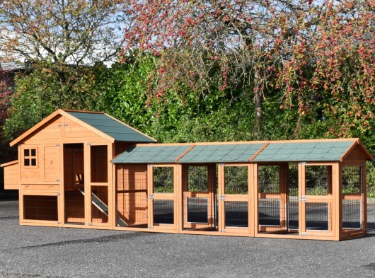 Chickencoop Holiday Medium with 3 runs and laying nest 497x88x151cm