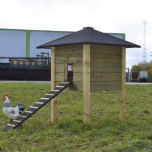 The chickencoop Rosy is suitable for 3 till 5 chickens