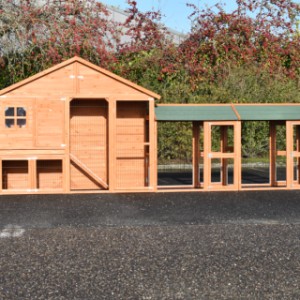 The rabbit hutch Holiday Large offers a lot of space for your animals