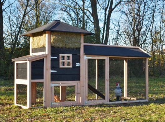 Chickencoop haystack Rosanne with laying nest and covered run 305x114x180cm