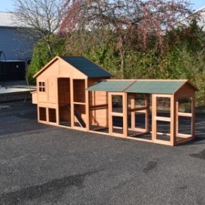 The hutch Holiday Large is suitable for 3 till 5 rabbits
