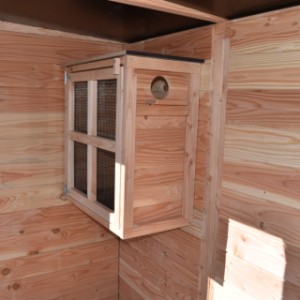 The aviary Flex is provided with a hanging sleeping compartment
