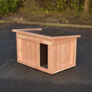The dog house is suitable for little till medium sized dogs