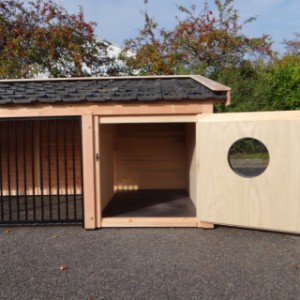 The dog kennel Rex 2XL is provided with a large sleeping compartment