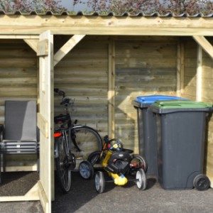 The kennel is provided with aluminium corrugated sheets
