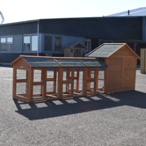 The hutch for your chickens Holiday Small is extended with 3 runs