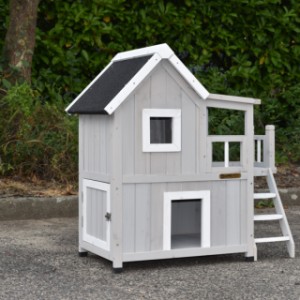 The cat house Cathy will be delivered in the shown colours