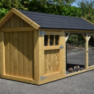 The rabbit hutch Belle 2 is provided with 2 mesh panels