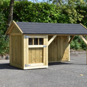 Dog house Isa 2 with veranda and pointed roof 254x129x140cm