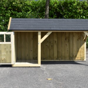 The dog house Isa 2 is provided with a large sleeping compartment