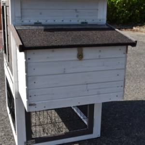 The chickencoop Prestige Small is extended with a laying nest