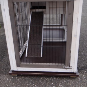 A plywood base plate feels more comfortable than cold paving or bare ground