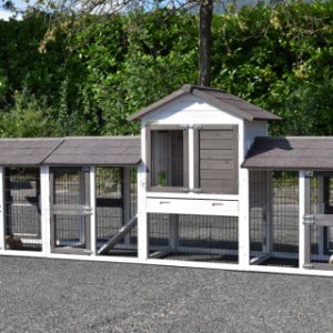 The rabbit hutch Prestige Small offers a lot of space for your rabbits