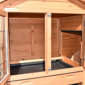 The sleeping area of the chicken coop Prestige Small has been expanded with a laying nest