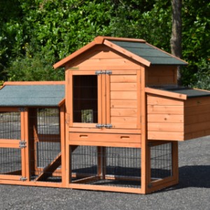 Chickencoop Prestige Small is extended with a run Space Small