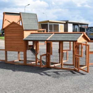 The rabbit hutch Prestige Small is made of pine wood