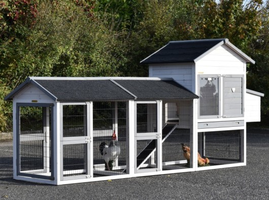 Chickencoop Prestige Medium with 2 runs and laying nest · 326x91x150cm