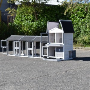 The rabbit hutch Double Small has many doors