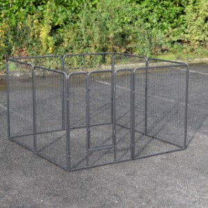 The puppy enclosure Octa can also be placed in a square
