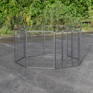 The puppy enclosure Octa has a height of 1m