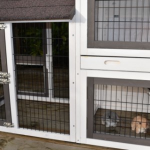 Rabbit hutch Regular Medium | Connection run front side