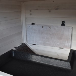 Rabbit hutch Regular Medium | The two levels are connected by a ramp
