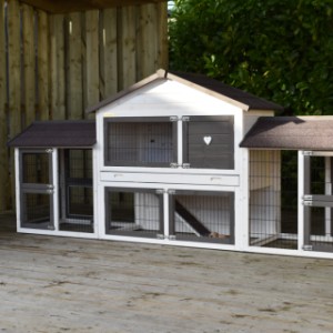 The rabbit hutch Regular Medium is extended with 2 runs Space Small