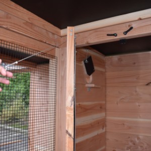 Aviary Flex 3+.1+ has a lockable flight hole