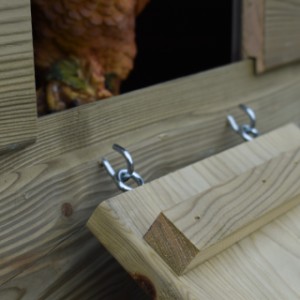 The Chicky 2 chicken coop has an easy-to-(de)mount ramp