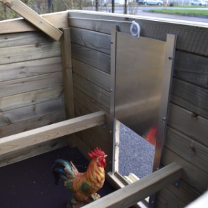 Chickencoop Chicky 2 | The aluminium hatch can be operated from the outside