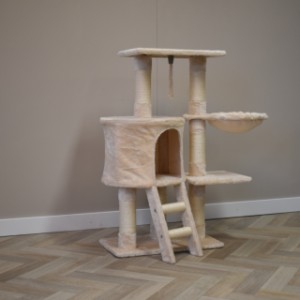 Cat tree Karola is provided with sisal scratching posts