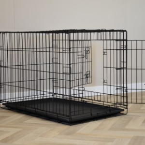 Dog crate Profit 78cm is provided with 2 doors