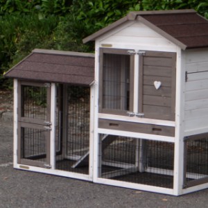 The guinea pig hutch Prestige Small is made of pine wood