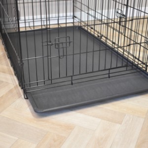 Dog crate Profit XL 122cm is provided with a removable container