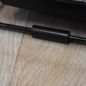 The black wire crate XXL is fitted with black rubber feet to protect the floor