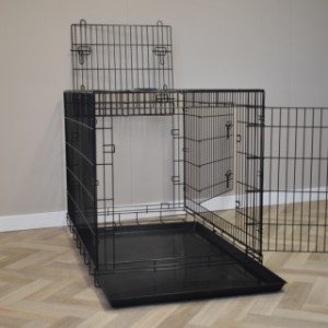 The dog crate Strong XXL is provided with 3 doors