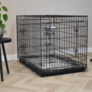 The black wire cage Strong XL is provided with a cushion