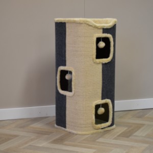 Scratching post Kadee offers a lot of fun for your cat